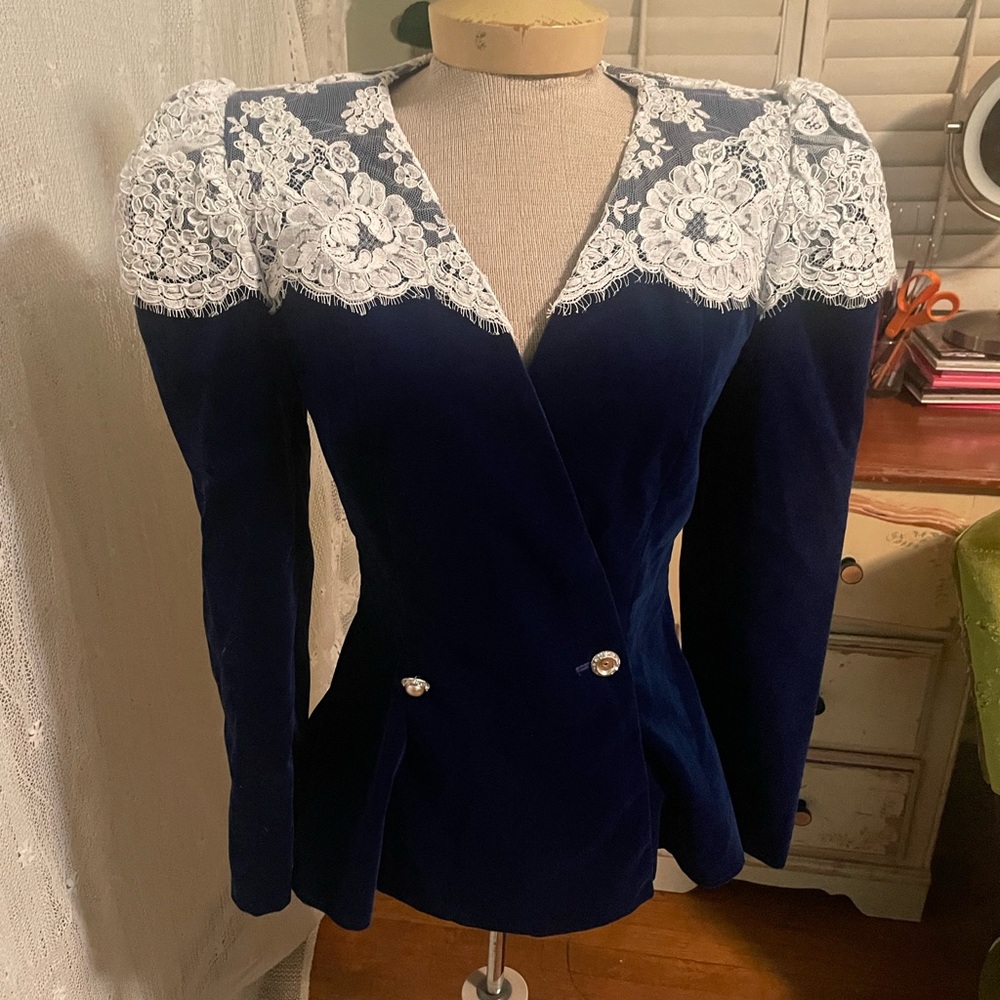 Vintage Elegant Navy Blue Velvet Women's Jacket with Lace Detail